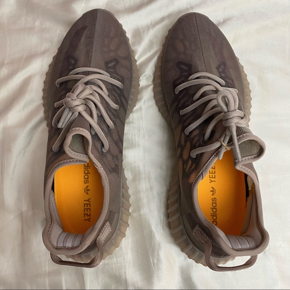 Yeezy Boost 350 V2 Mono Mist - Picture 6 of 9
